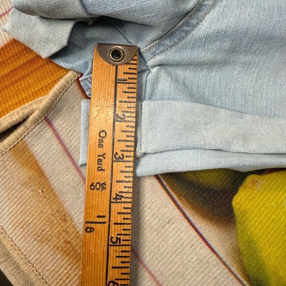 No Boundaries Womens Size 11 Blue High Rise Denim Cuffed Shorts Light Wash - Picture 6 of 8